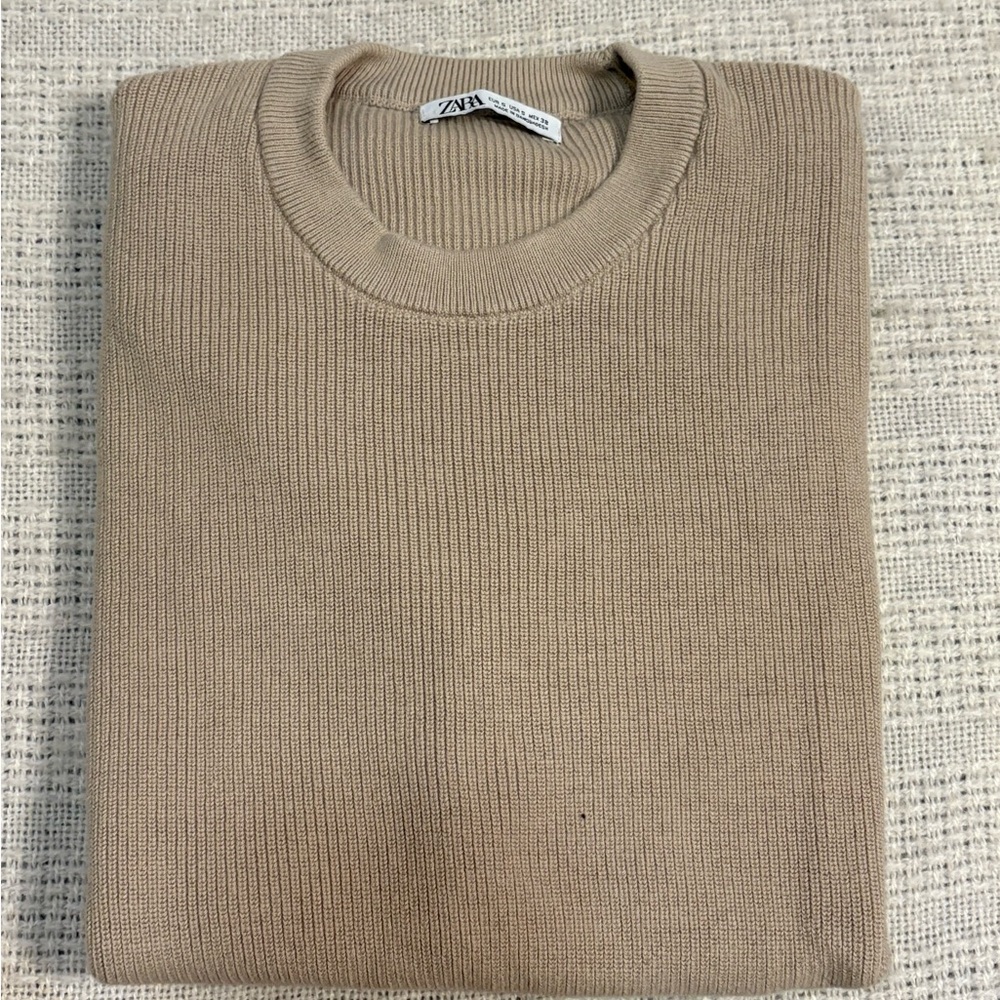 Beige knit crewneck shirt